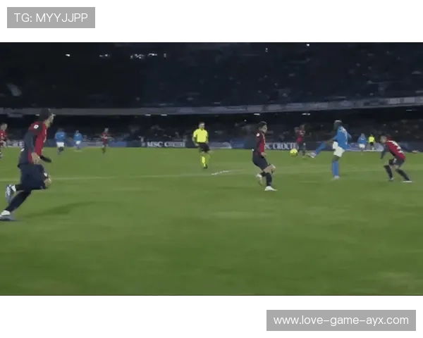 那不勒斯奥斯梅恩后点补射定格胜利瞬间